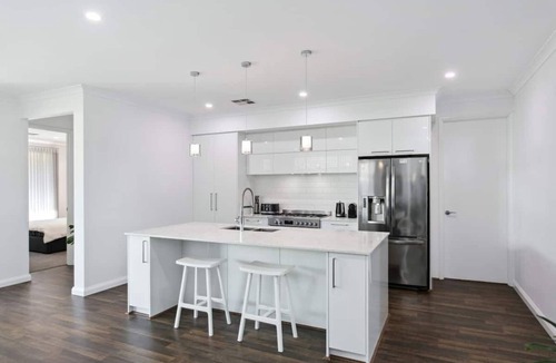 Madeley House | Private, Comfortable, Spacious 3 Bedroom Single Level Home with Yard and Parking