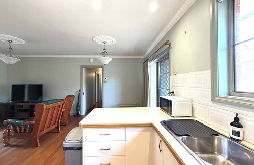 Bentleigh House | Private Room Home Feels | Bentleigh 1 min to train