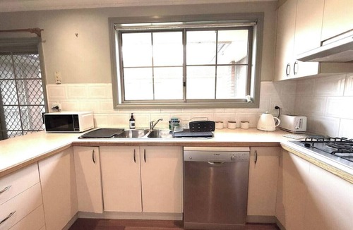 Bentleigh House | Private Room Shared House | Bentleigh near train