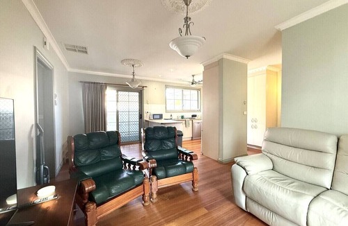 Bentleigh House | Private Room Shared House | Bentleigh near train