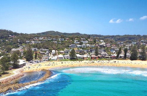 Avoca Beach House | Quarterdeck 5 - Luxury Stylish Apartment