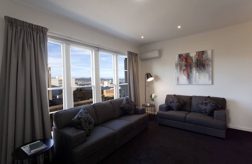 Sullivan's Cove Apartment | Quest Savoy