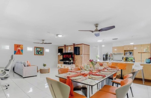 Springfield Lakes House | Quiet 5 bedrooms House located