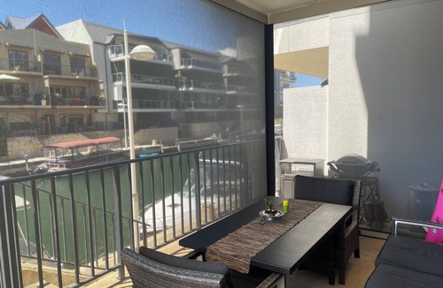 Mandurah Apartment | Quiet Water Front Studio all facilities within walking distance