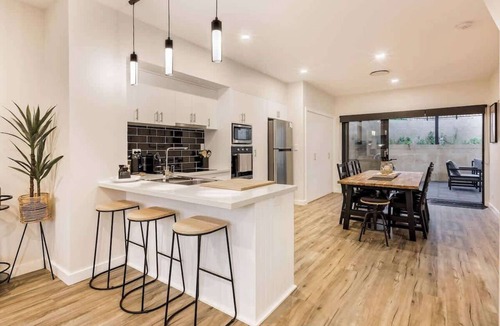 Yallingup House | Rabbits Break—Beachside Bliss Steps from Yallingup