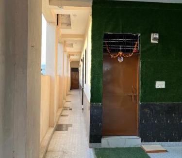 Patan Hotel | Radha Raman Hotel