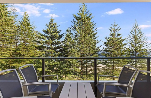 Coolangatta Apartment | Rainbow Pacific Unit 15 - Beachfront unit a great spot for a family beach holiday with Wi-Fi Inc.