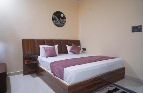 Gwalior Hotel | Raj Kamal Hotel & Garden