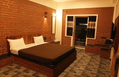 Stuart Hill Hotel | Red Bricks Inn