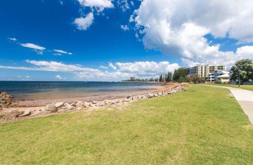 Redcliffe House | 'Redcliffe Retreat' Moreton Bay Coastal Cottage