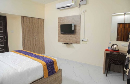 Nungambakkam Hotel | REDFOX