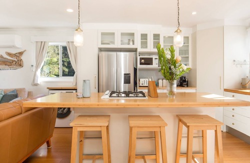 Basin View House | Reflections - Pet Friendly Waterfront