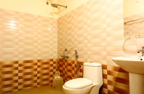 Perintalmanna Hotel | Regal residency