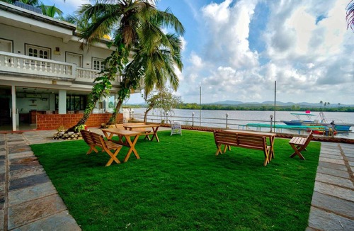 Cavelossim Hotel | River Breeze