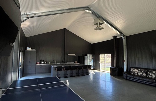 Torrumbarry House | River Lodge – Waterfront Stay with Private Jetty | Near Echuca