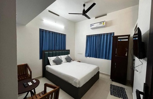 Malappuram District House | Rivera Home | Lake View Homestay in Kadalundi