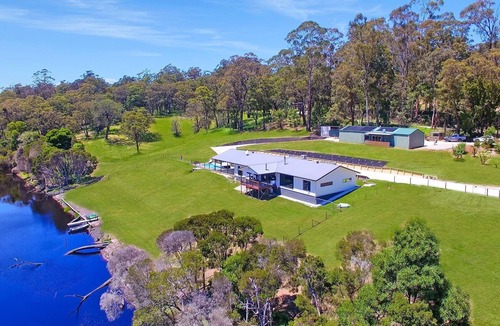 Toorloo Arm House | Rivers Edge: Experience a truly unique and serene holiday