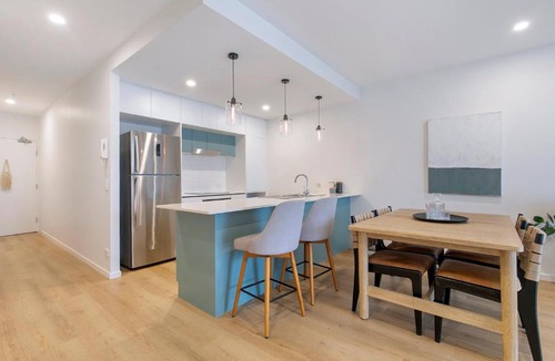 Newstead Apartment | Riverstone Perch - Urban Comfort near Brisbane River