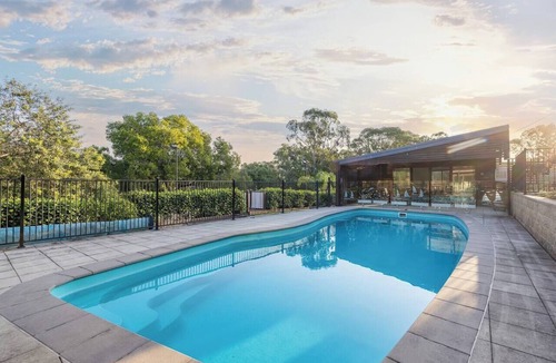 Loganholme House | RiverView 5Bs Home near Freeway&Shops @ Loganholme
