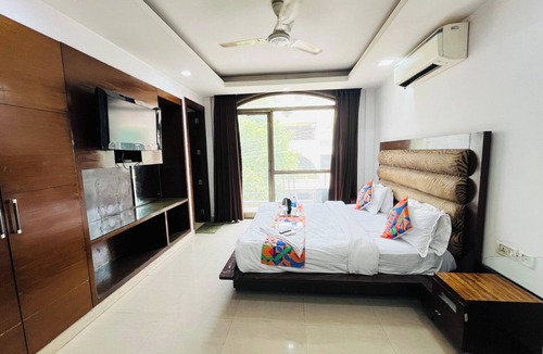 New Delhi Hotel | Roomshala 087 Green High