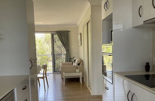 Banyo House | Rose Cottage - A quiet getaway in Banyo