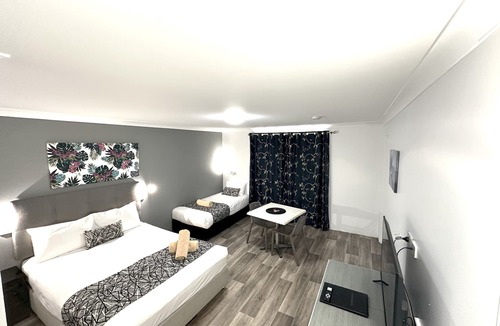 Woolgoolga Hotel | Rosebourne Gardens Motel