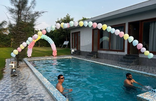 Gurugram House | Royal green Spacious farmhouse with 8 bedrooms and AC, WiFi in charming Sohna