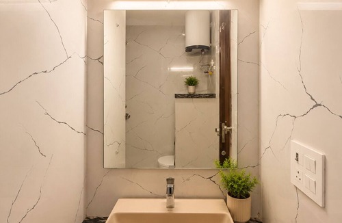 Sector 39 Apartment | Ryoko Home Medanta - Studios with Kitchen