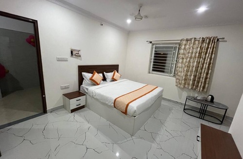 Narasapura Hotel | S L N PARADISE