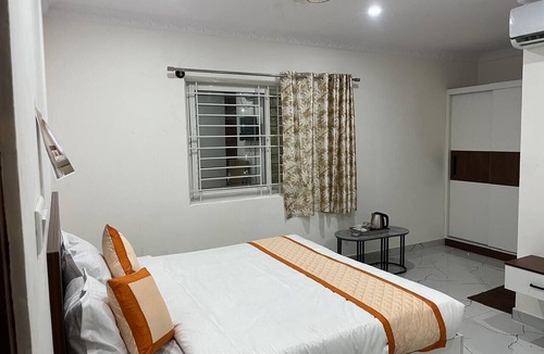 Narasapura Hotel | S L N PARADISE