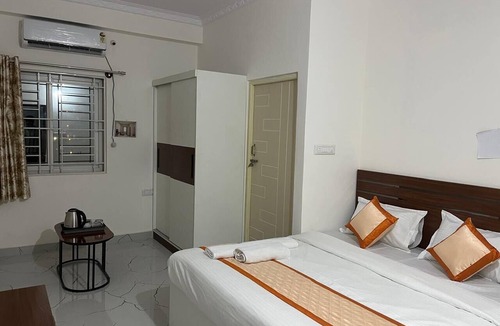 Narasapura Hotel | S L N PARADISE
