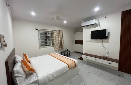 Narasapura Hotel | S L N PARADISE