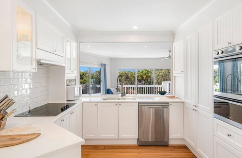 Dunbogan House | Salt Spray - Multi Room - 1, 2 or 4 bedrooms available
