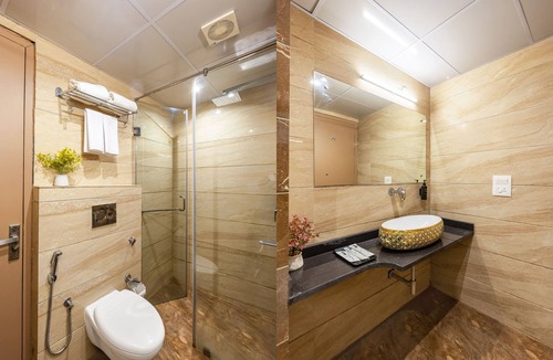 Sector 39 Hotel | Saltstayz Select- Medicity Near Medanta Hospital