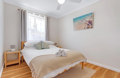 Sanctuary Point House | Sanctuary Cottage by Book Jervis Bay - Family Friendly and Affordable