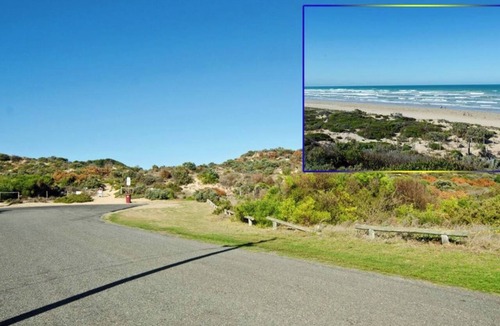 Goolwa Beach House | Sand Castle – Goolwa Beach Holiday Home | Pets Negotiable