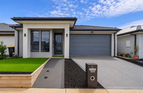Plumpton House | SARA by Ready Set Stay - 3 Bedrooms, Family Friendly Holiday House