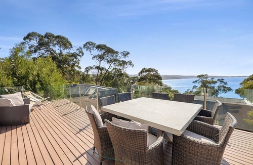 Lorne House | Scelta Ask About Specials Wifi And Location
