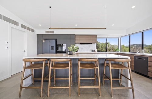 Springbrook Apartment | Scenic House with Private Yard & BBQ Area
