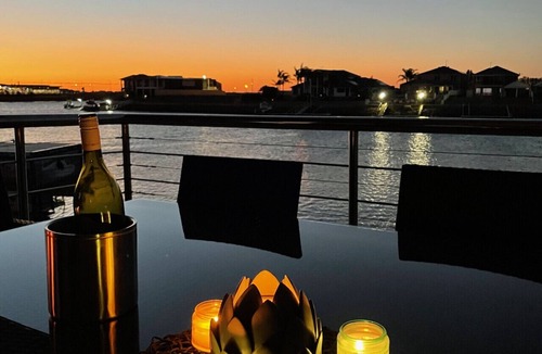 Wallaroo House | Sea Breeze Waterfront Retreat - Wallaroo Marina Frontage