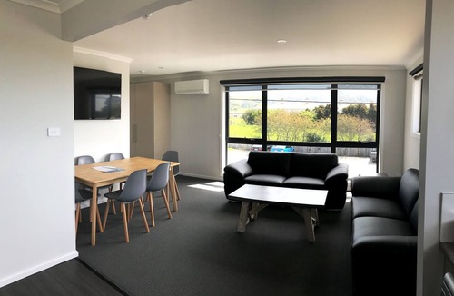 Somerset Hotel | Seabrook Hotel