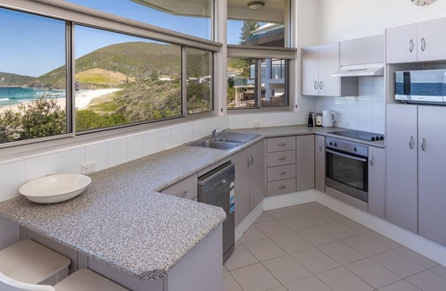 Boomerang Beach House | SeaCrest on Blueys Beach