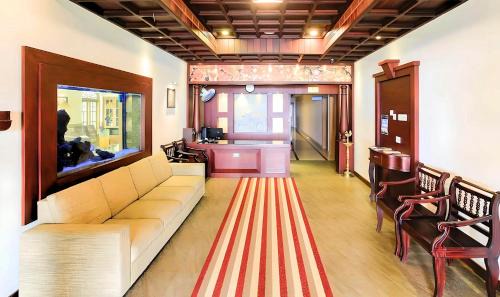 Kuzhuppilly Hotel | Seaflare Beach Resort & Spa