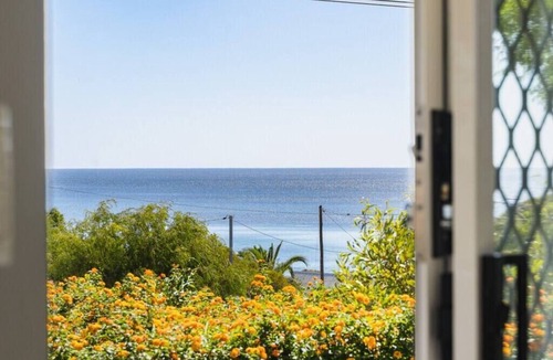 Peppermint Grove Beach House | Seaview Beach House by Peppy Beach Retreats® (10 Adults), Beach House