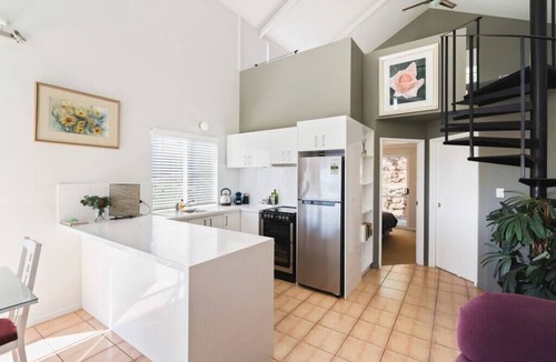 Peppermint Grove Beach House | Seaview Town House by Peppy Beach Retreats® (6 Adults), Town House