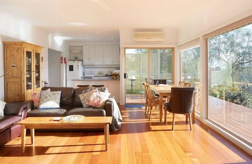 Dunkeld Cottage | Secluded Grampians Cottage with Mountain Views & Wildlife