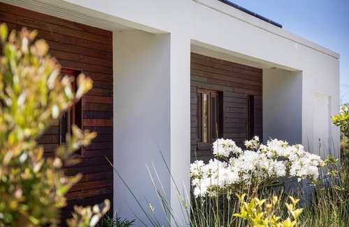 Greens Beach House | Secluded Luxury