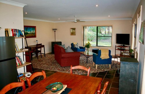 Wooragee House | Serena Cottages Beechworth - Your Country Getaway - 1