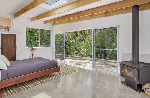 Arakoon Villa | Serene Rainforest Chalet: Escape to Arakoon's Lush Retreat.