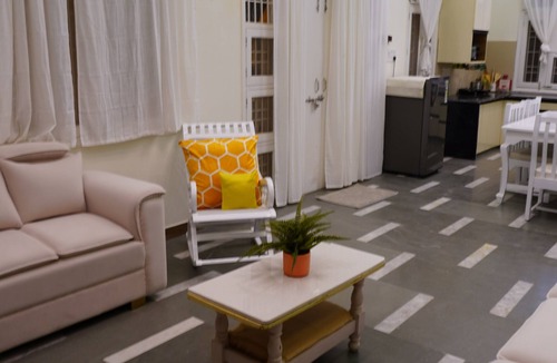 Agra Apartment | Shahatoot Stays For an experience as sweet as the shahatoot itself!